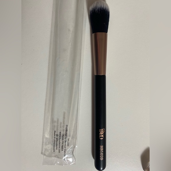 Makeup Bundle Perfect for Gifting. Work Wife, Secret Santa, Stocking Stuffers - Picture 8 of 10